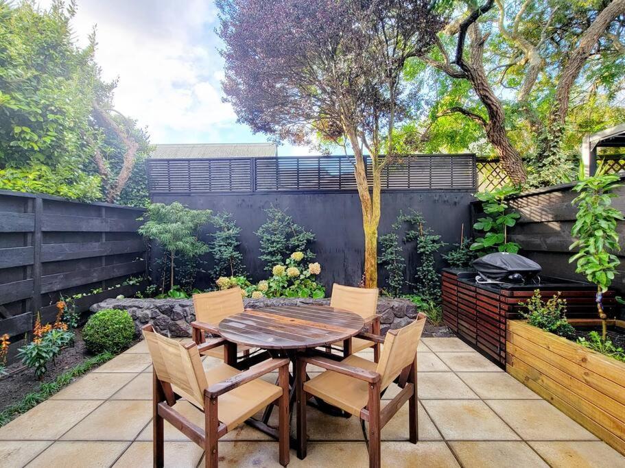 Hagley Park Townhouse Villa Christchurch Exterior photo